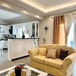 Panorama - Private Swimming Pool & Parking 别墅 Sarandë