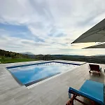Panorama - Private Swimming Pool & Parking