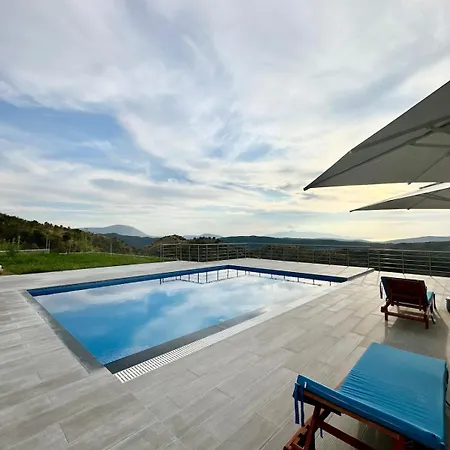 Panorama - Private Swimming Pool & Parking